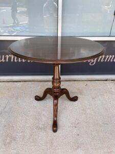 Solid Cherry Round Fliptop Accent Table