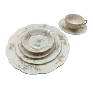 68 Piece Set of Theodore Haviland 'Rosalinde' China