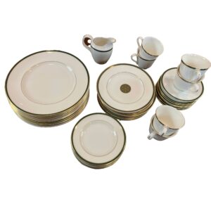 Set of Royal Doulton 'Oxford Green' China Including Twelve Dinner Plates