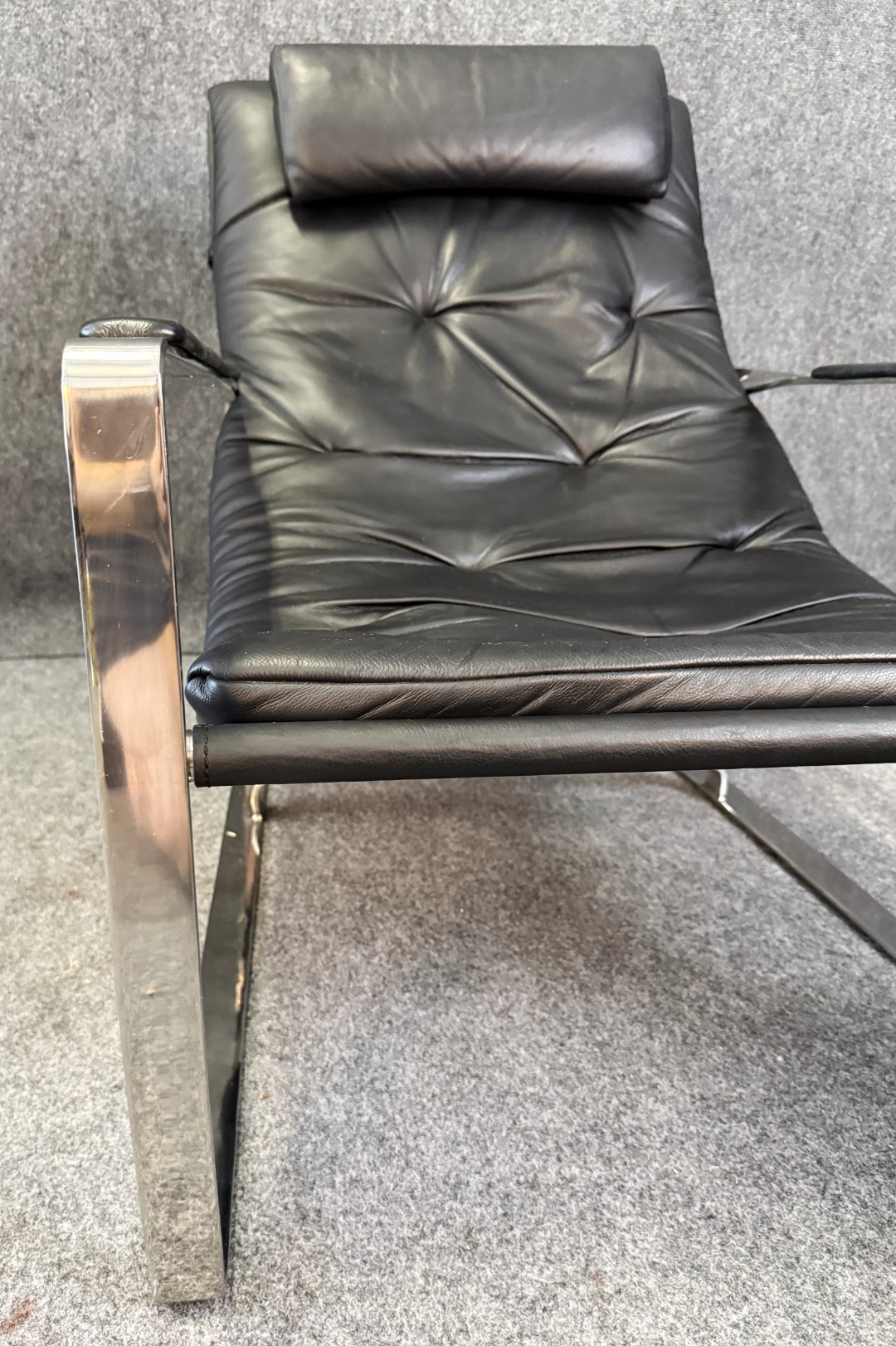 Ambiene Mid-Century Modern Style Black Leather Chair and Ottoman Ambiene Mid-Century Modern Style Black Leather Chair and Ottoman