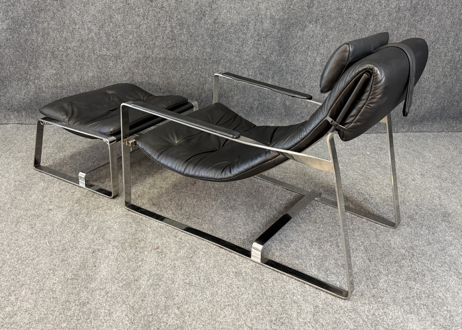 Ambiene Mid-Century Modern Style Black Leather Chair and Ottoman Ambiene Mid-Century Modern Style Black Leather Chair and Ottoman