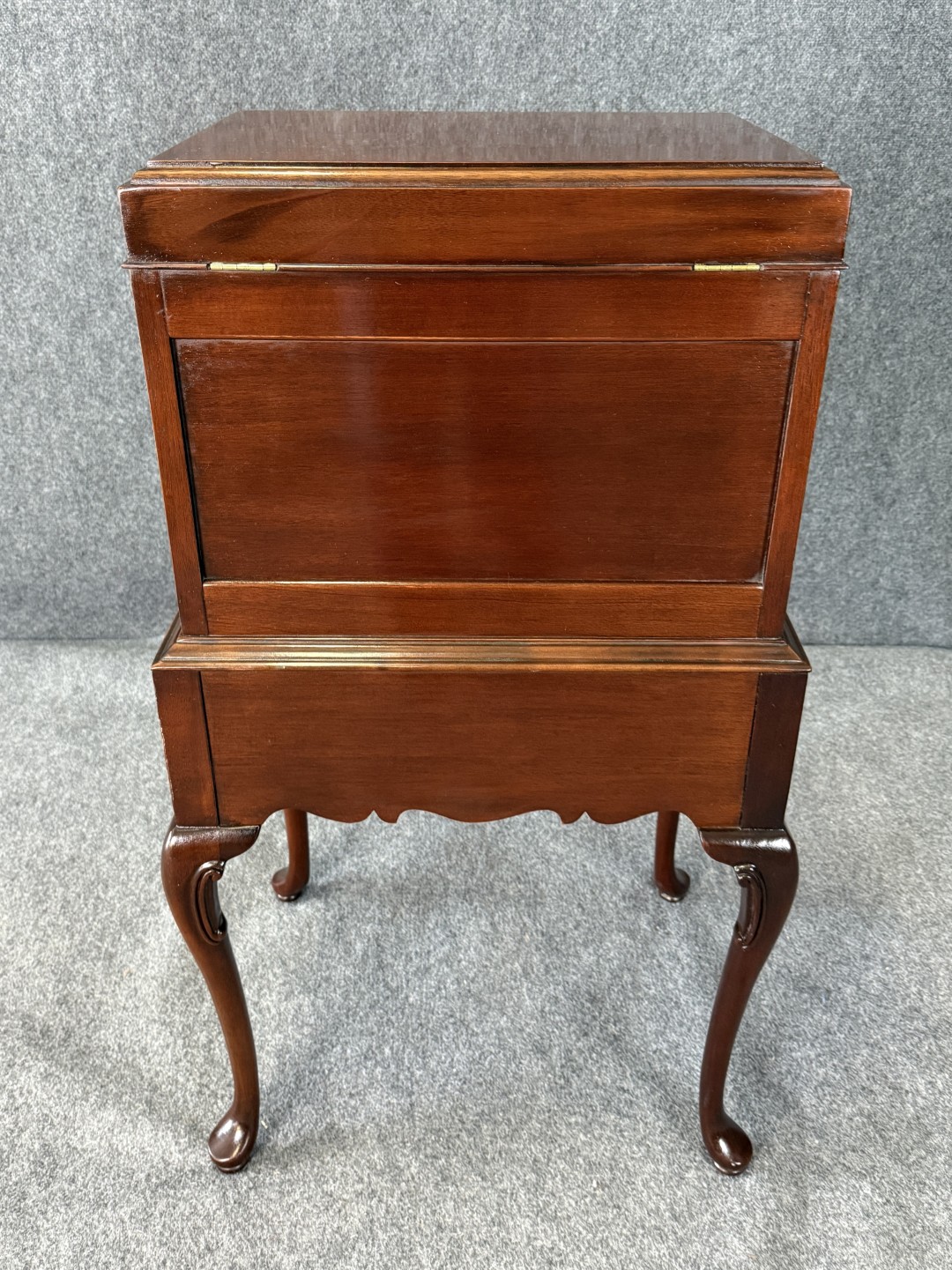 Hickory White American Masterpiece Silver Chest Hickory White American Masterpiece Silver Chest