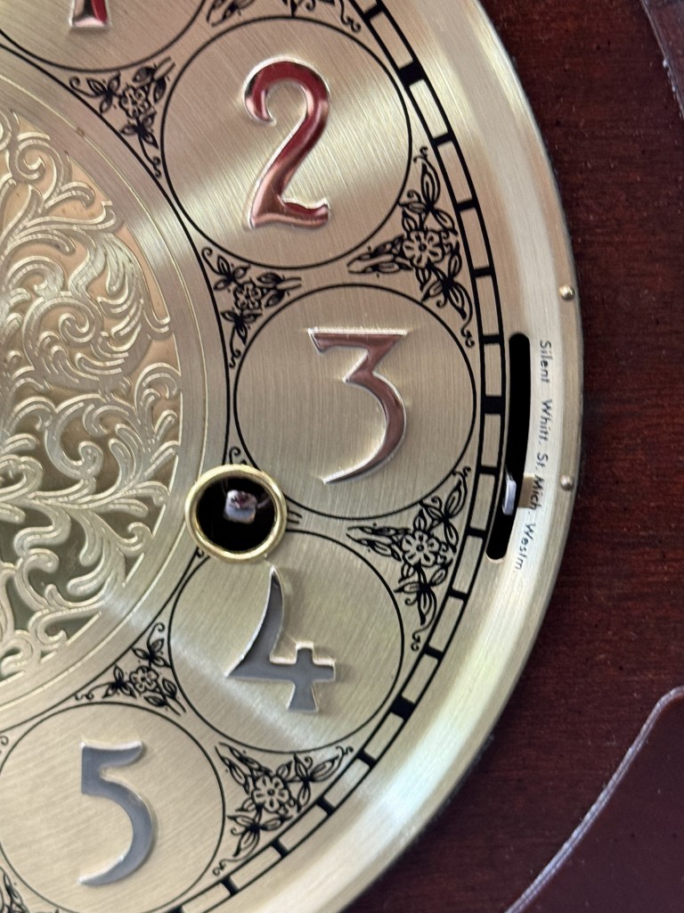 Vintage Sligh Solid Mahogany Mantel Clock Vintage Sligh Solid Mahogany Mantel Clock