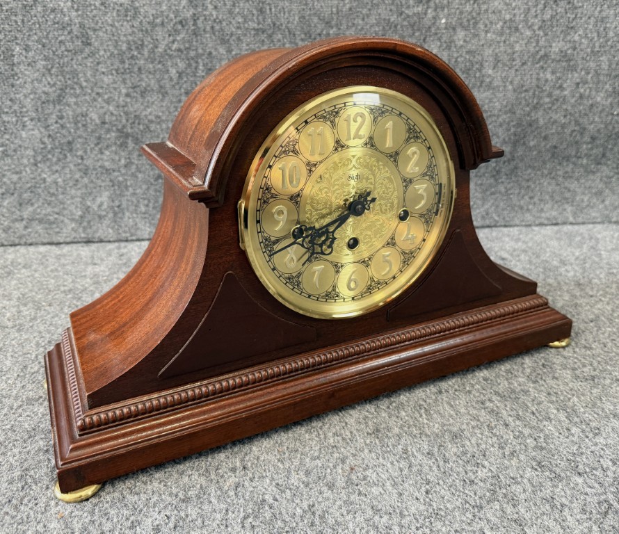 Vintage Sligh Solid Mahogany Mantel Clock Vintage Sligh Solid Mahogany Mantel Clock