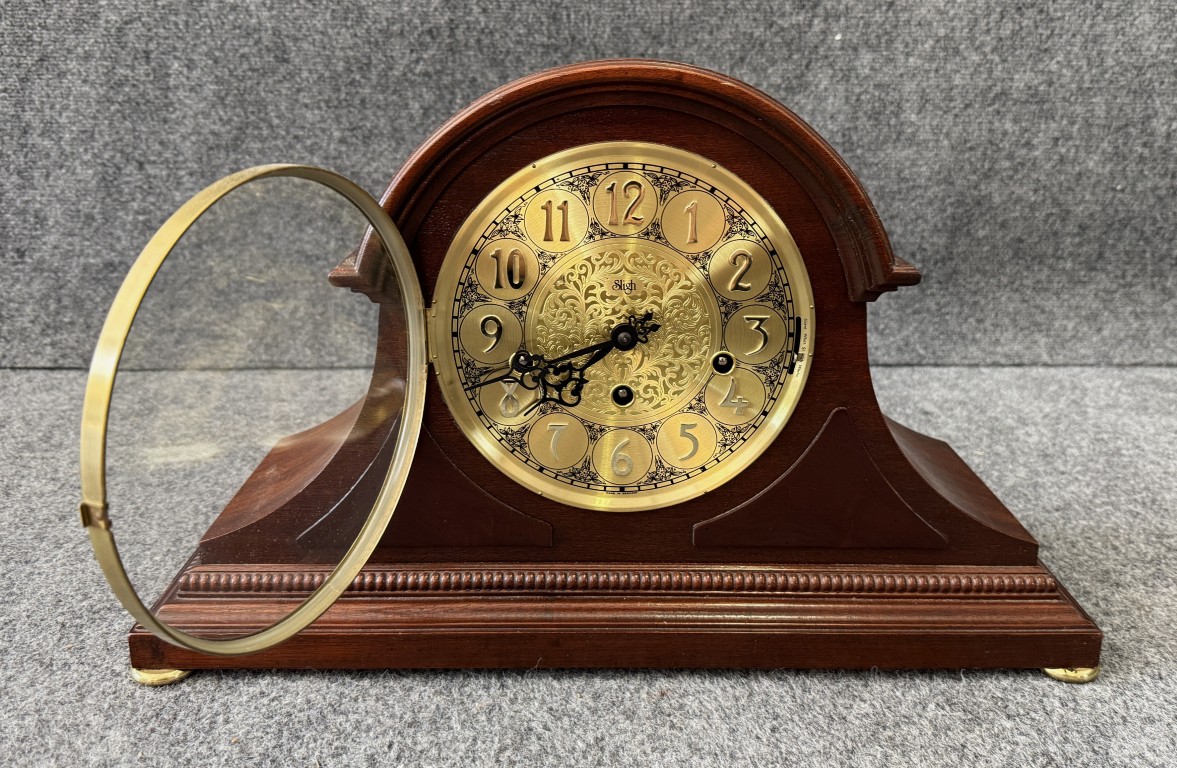 Vintage Sligh Solid Mahogany Mantel Clock Vintage Sligh Solid Mahogany Mantel Clock