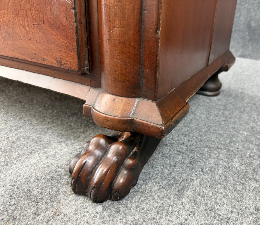 19th Century Inlaid Mahogany Chest of Drawers with Claw Feet 19th Century Inlaid Mahogany Chest of Drawers with Claw Feet