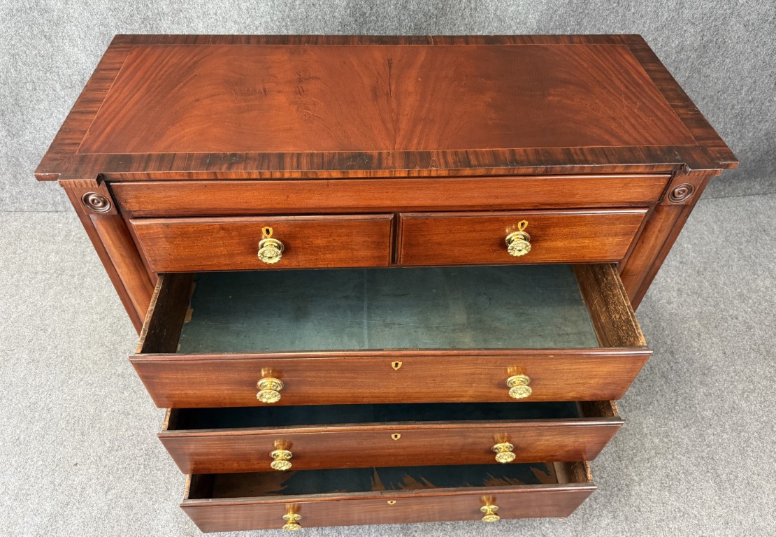 19th Century Inlaid Mahogany Chest of Drawers with Claw Feet 19th Century Inlaid Mahogany Chest of Drawers with Claw Feet
