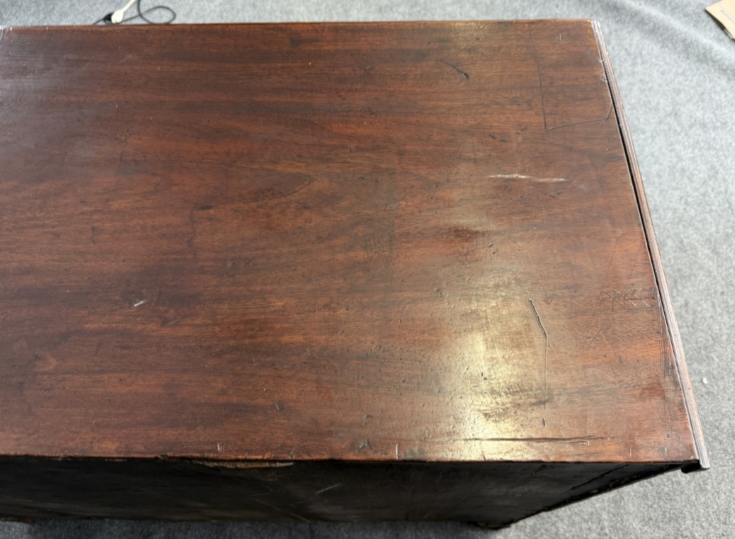 18th Century Solid Mahogany 5-Drawer Chest 18th Century Solid Mahogany 5-Drawer Chest