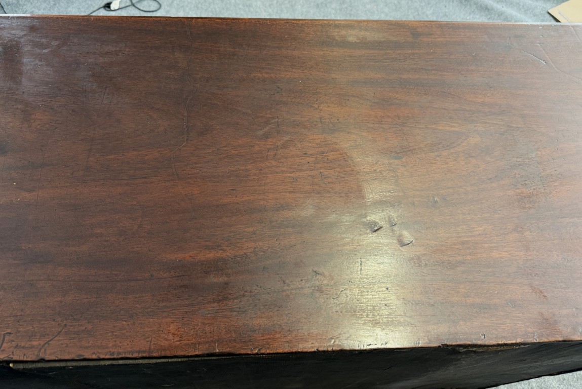 18th Century Solid Mahogany 5-Drawer Chest 18th Century Solid Mahogany 5-Drawer Chest