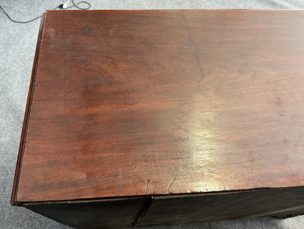 18th Century Solid Mahogany 5-Drawer Chest 18th Century Solid Mahogany 5-Drawer Chest