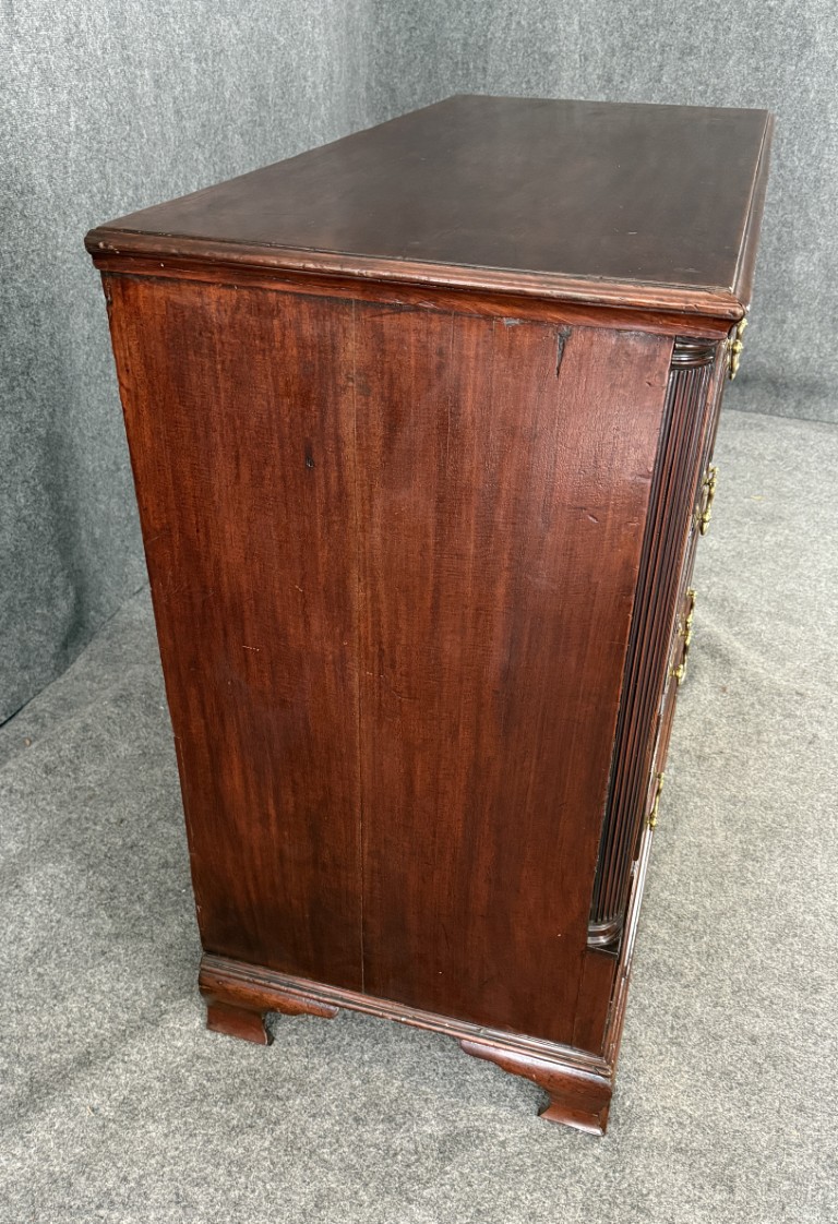 18th Century Solid Mahogany 5-Drawer Chest 18th Century Solid Mahogany 5-Drawer Chest