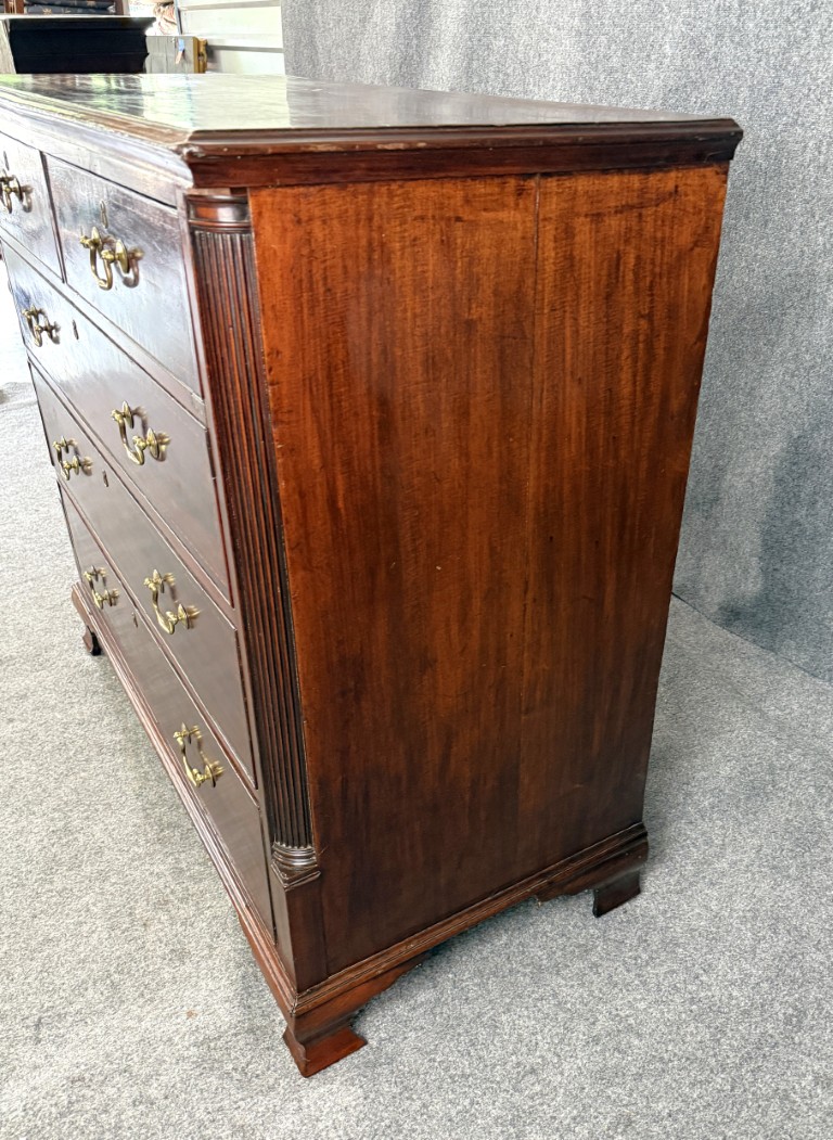 18th Century Solid Mahogany 5-Drawer Chest 18th Century Solid Mahogany 5-Drawer Chest