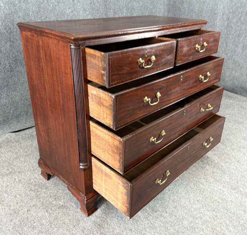 18th Century Solid Mahogany 5-Drawer Chest 18th Century Solid Mahogany 5-Drawer Chest