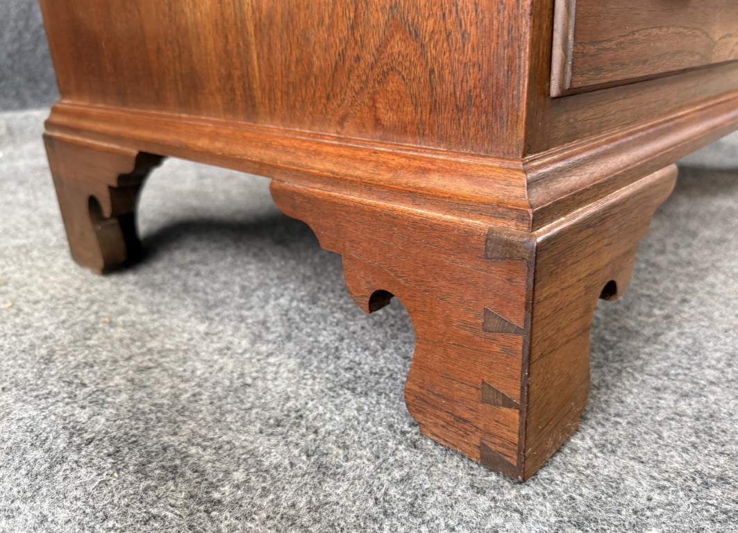 Oak Bachelors Chest with Exposed Dovetails and Dressing Table Oak Bachelors Chest with Exposed Dovetails and Dressing Table