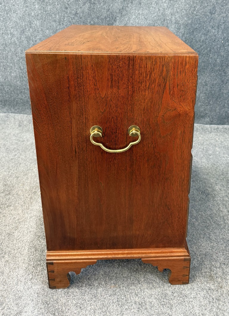 Oak Bachelors Chest with Exposed Dovetails and Dressing Table Oak Bachelors Chest with Exposed Dovetails and Dressing Table