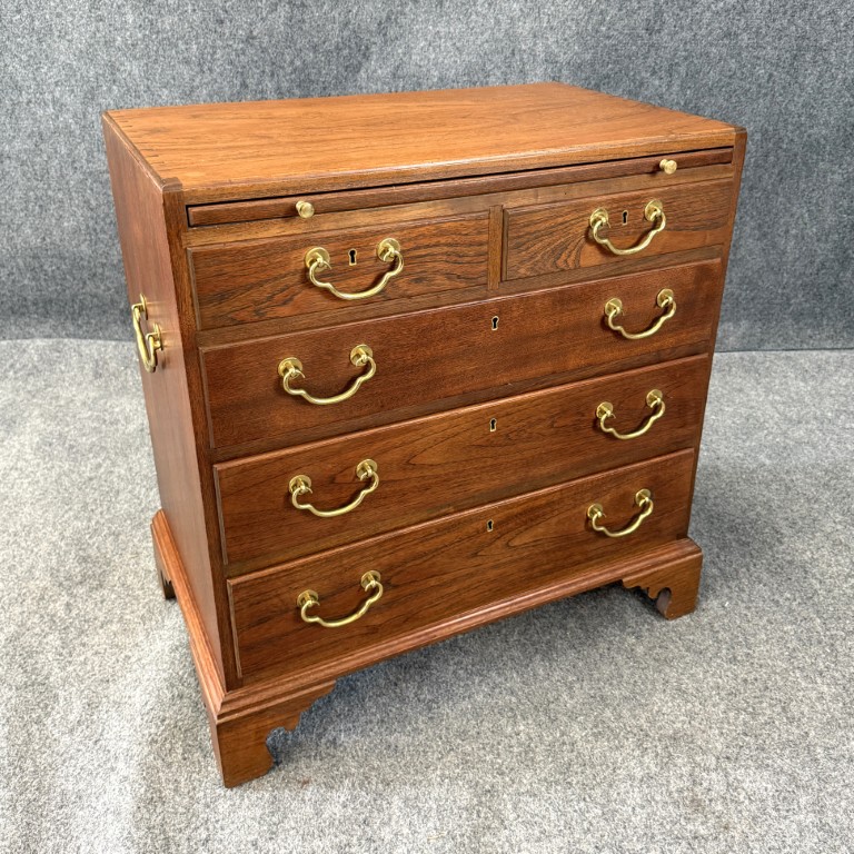 Oak Bachelors Chest with Exposed Dovetails and Dressing Table Oak Bachelors Chest with Exposed Dovetails and Dressing Table