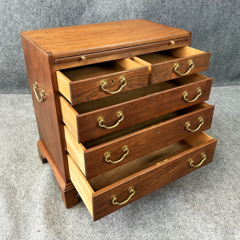 Oak Bachelors Chest with Exposed Dovetails and Dressing Table Oak Bachelors Chest with Exposed Dovetails and Dressing Table