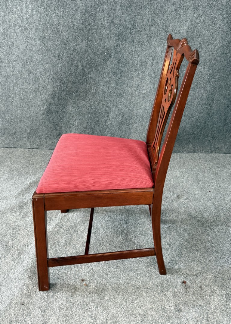 Vintage Mahogany Chair with Red Upholstery Vintage Mahogany Chair with Red Upholstery