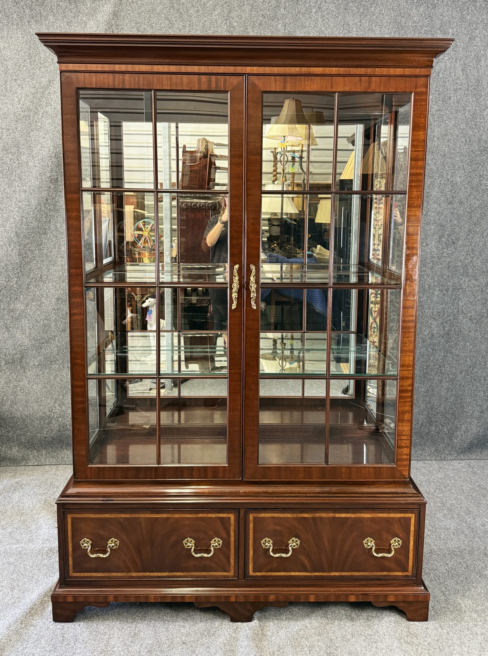 Henkel Harris Mahogany Display Case Model No. 2302 Henkel Harris Mahogany Display Case Model No. 2302
