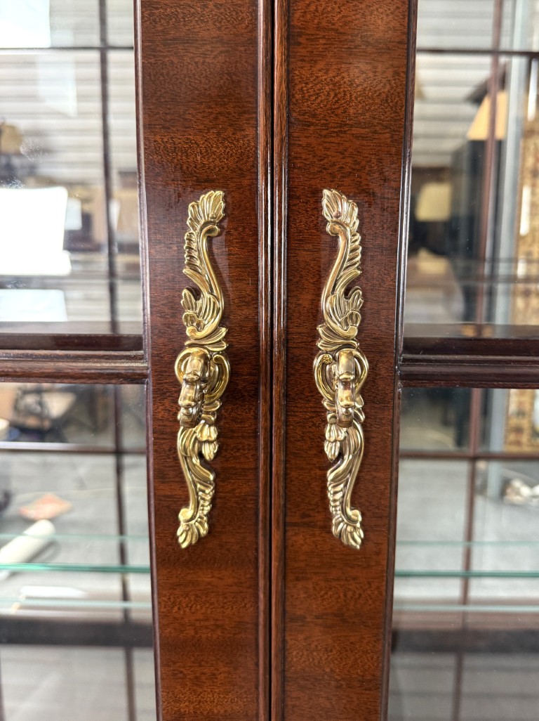 Henkel Harris Mahogany Display Case Model No. 2302 Henkel Harris Mahogany Display Case Model No. 2302