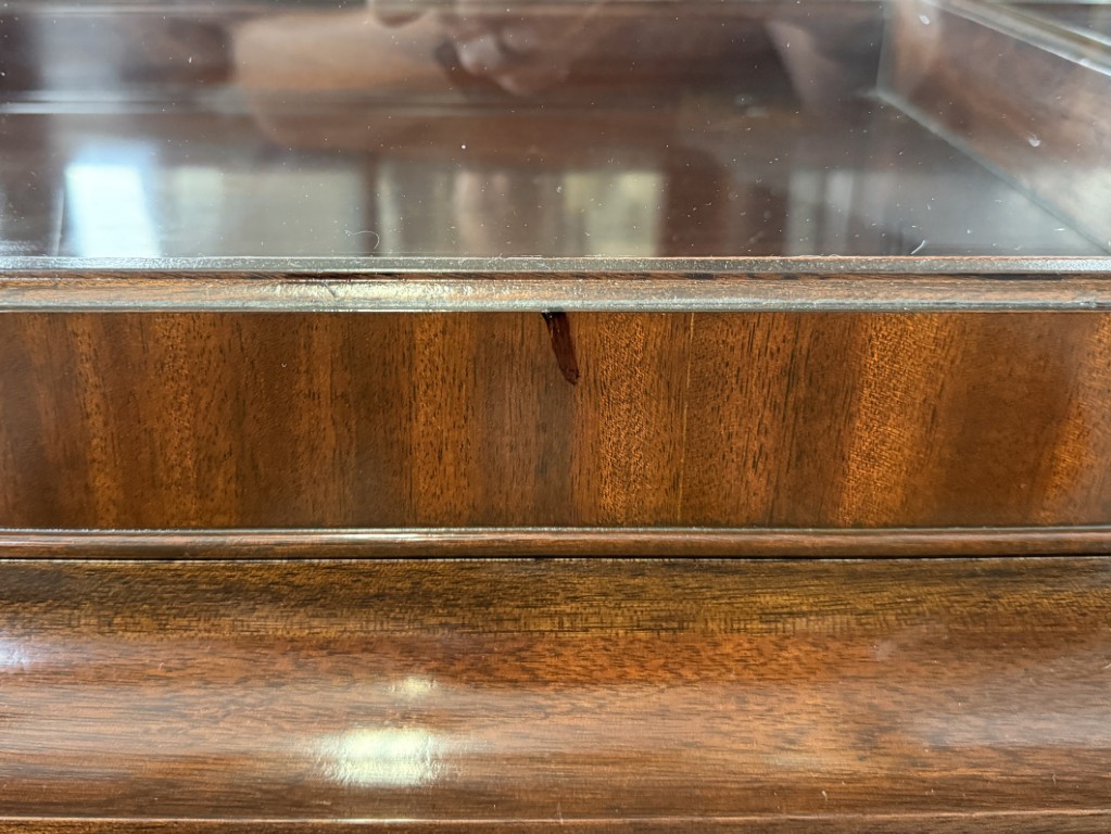 Henkel Harris Mahogany Display Case Model No. 2302 Henkel Harris Mahogany Display Case Model No. 2302