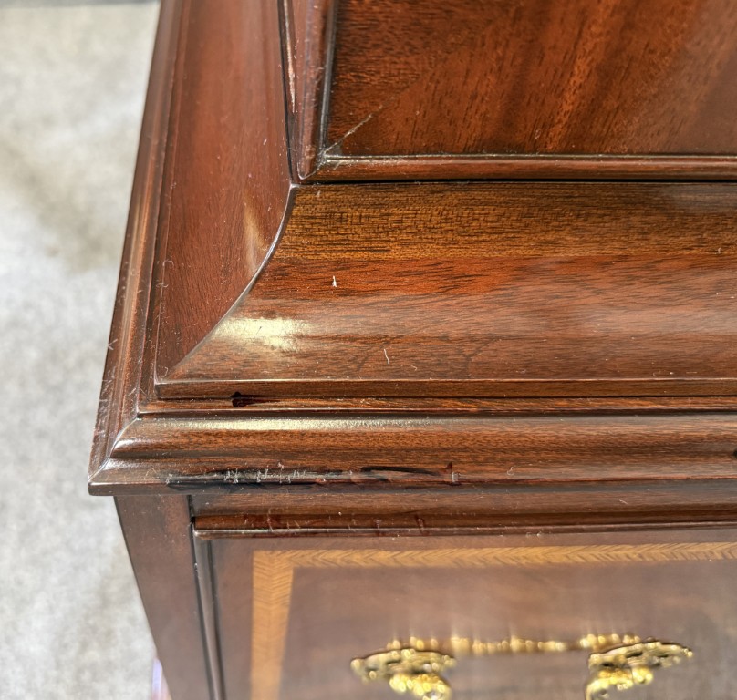 Henkel Harris Mahogany Display Case Model No. 2302 Henkel Harris Mahogany Display Case Model No. 2302