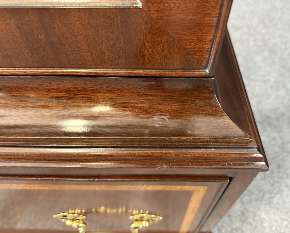 Henkel Harris Mahogany Display Case Model No. 2302 Henkel Harris Mahogany Display Case Model No. 2302