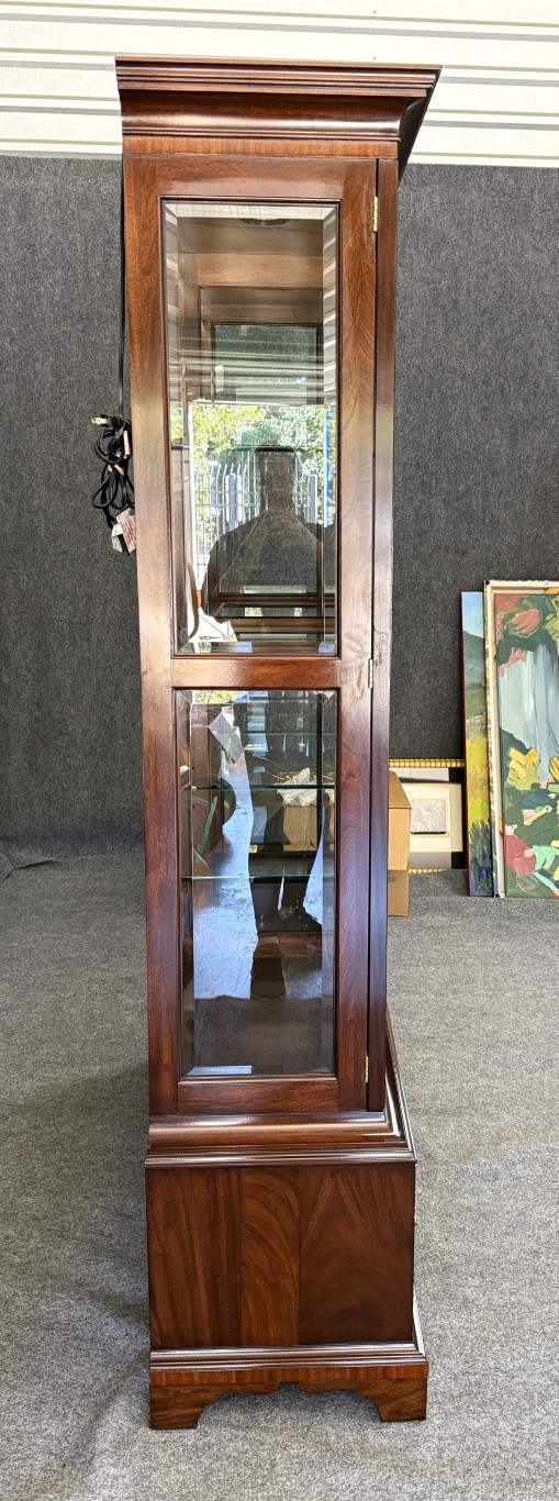 Henkel Harris Mahogany Display Case Model No. 2302 Henkel Harris Mahogany Display Case Model No. 2302