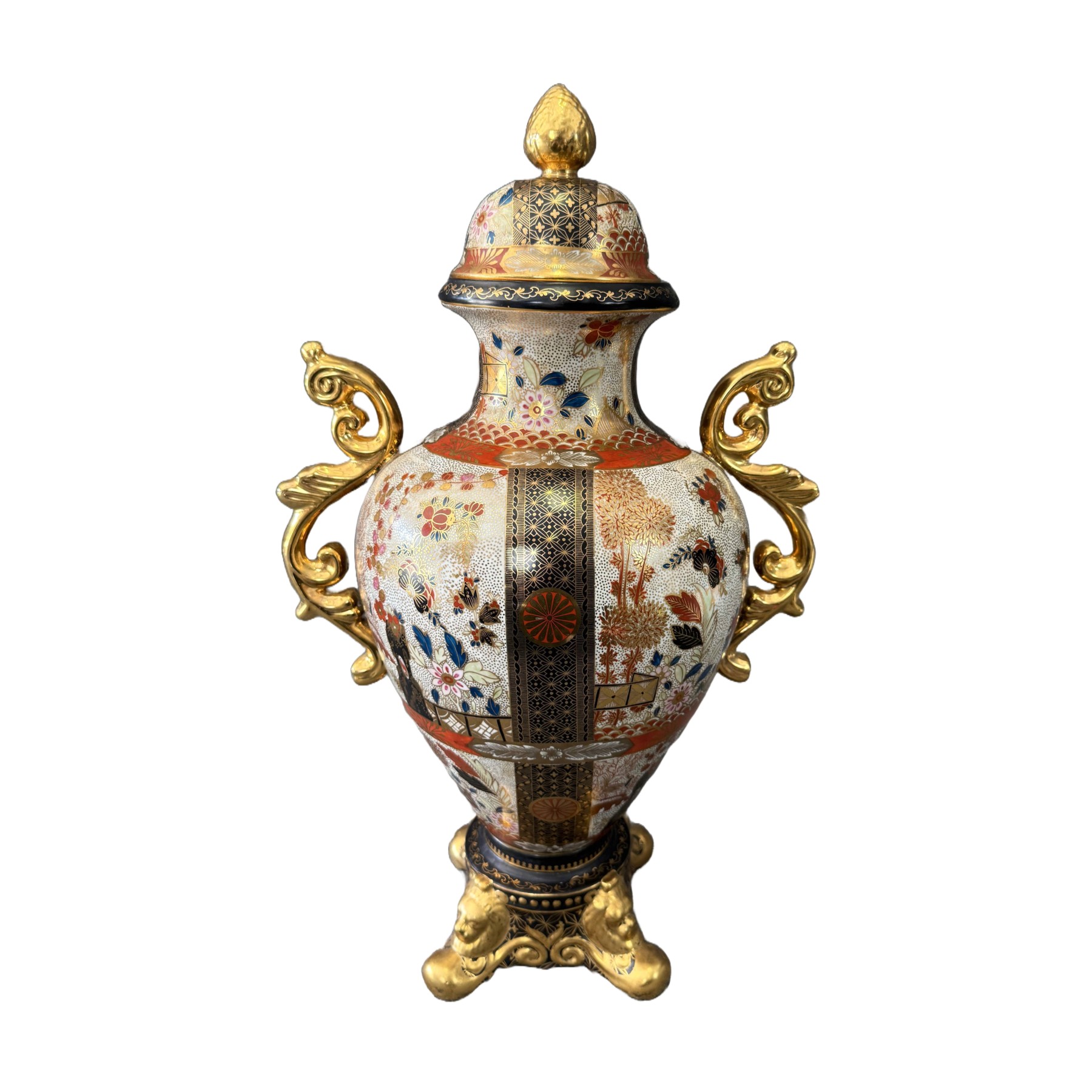Large Satsuma Style Gold-Adorned Urn Large Satsuma Style Gold-Adorned Urn