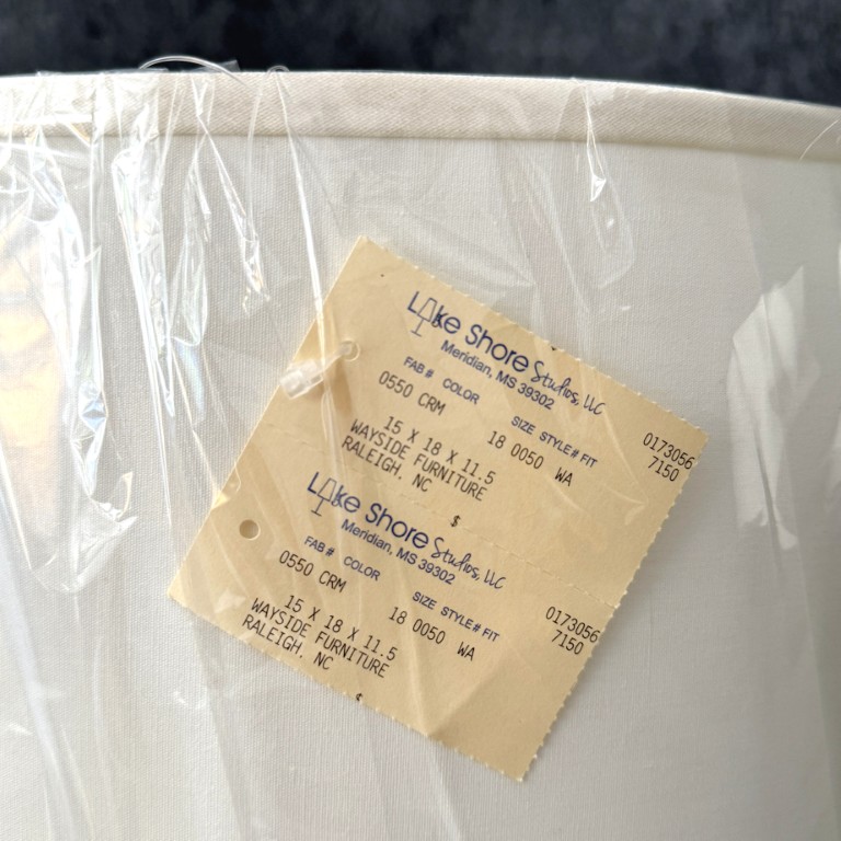 Regal House White Clover Decorator Lamp Regal House White Clover Decorator Lamp