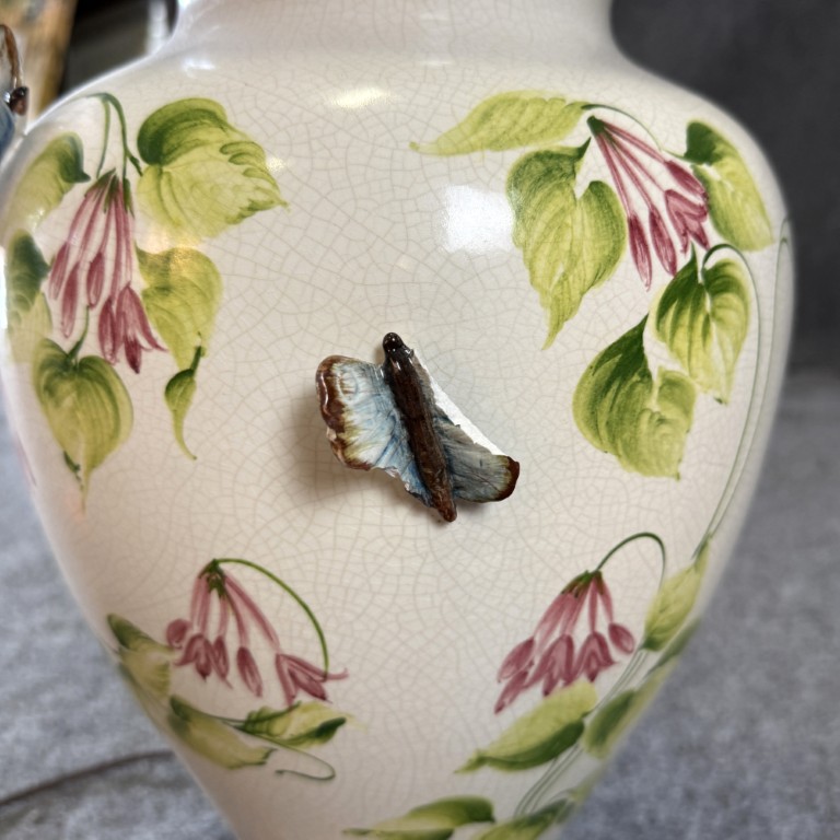 Hand-Painted Floral Porcelain Butterfly Lamp with Shade Hand-Painted Floral Porcelain Butterfly Lamp with Shade