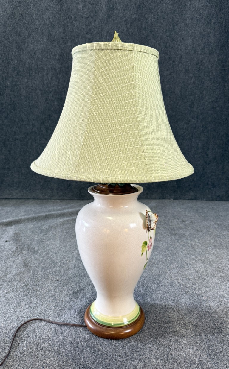 Hand-Painted Floral Porcelain Butterfly Lamp with Shade Hand-Painted Floral Porcelain Butterfly Lamp with Shade
