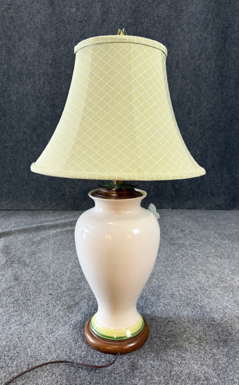 Hand-Painted Floral Porcelain Butterfly Lamp with Shade Hand-Painted Floral Porcelain Butterfly Lamp with Shade