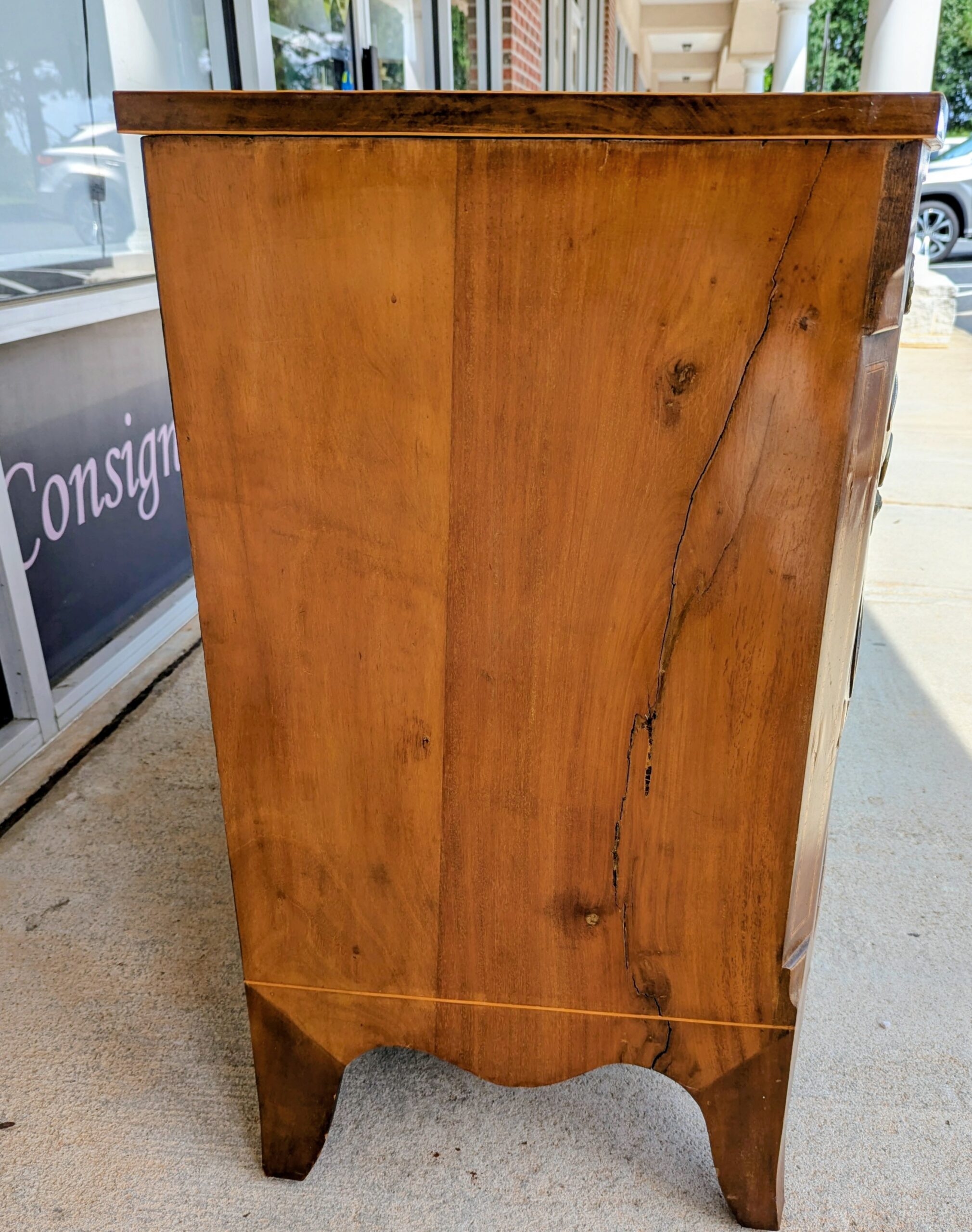 19th Century Hepplewhite Style Chest of Drawers 19th Century Hepplewhite Style Chest of Drawers
