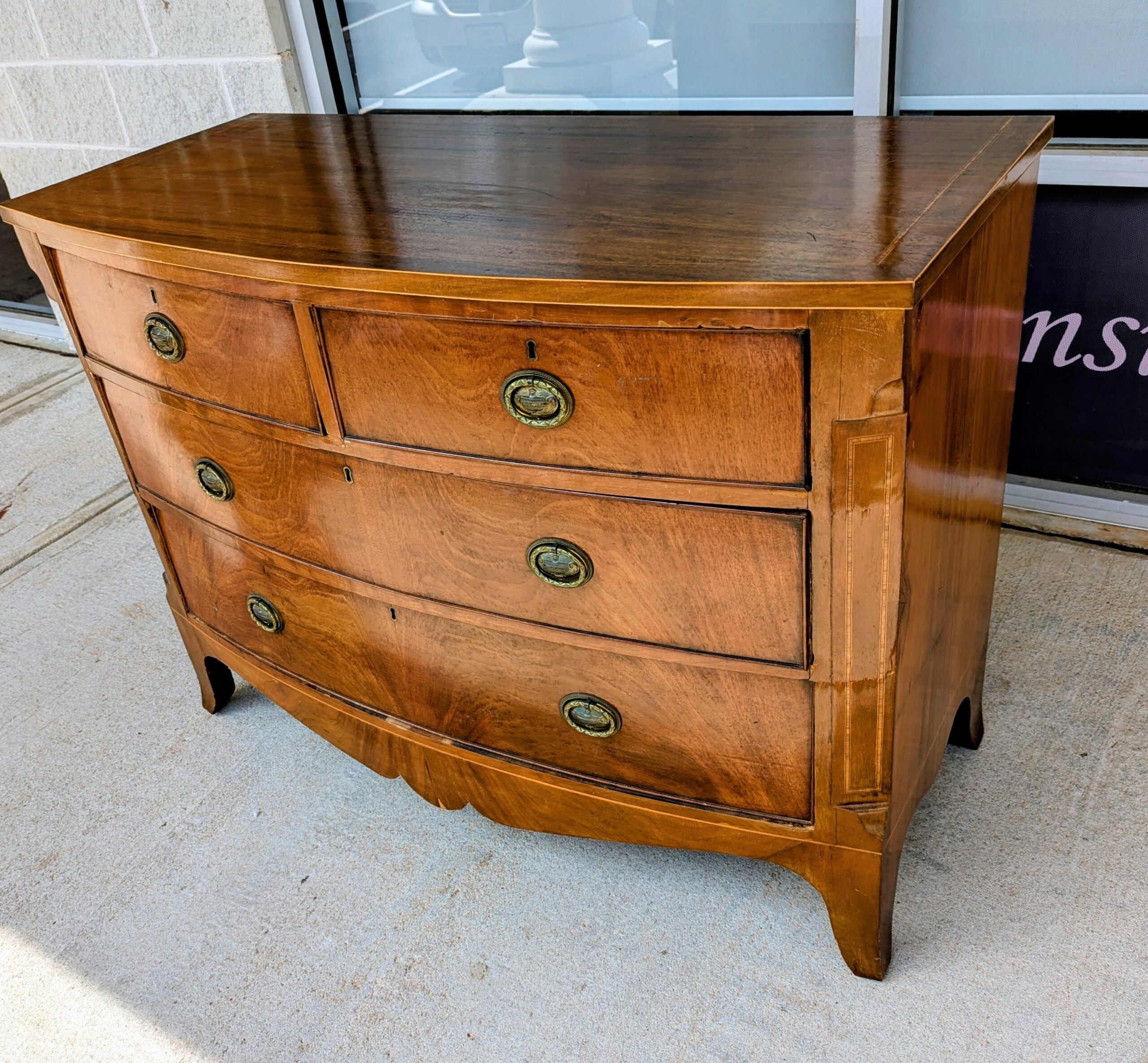 19th Century Hepplewhite Style Chest of Drawers 19th Century Hepplewhite Style Chest of Drawers