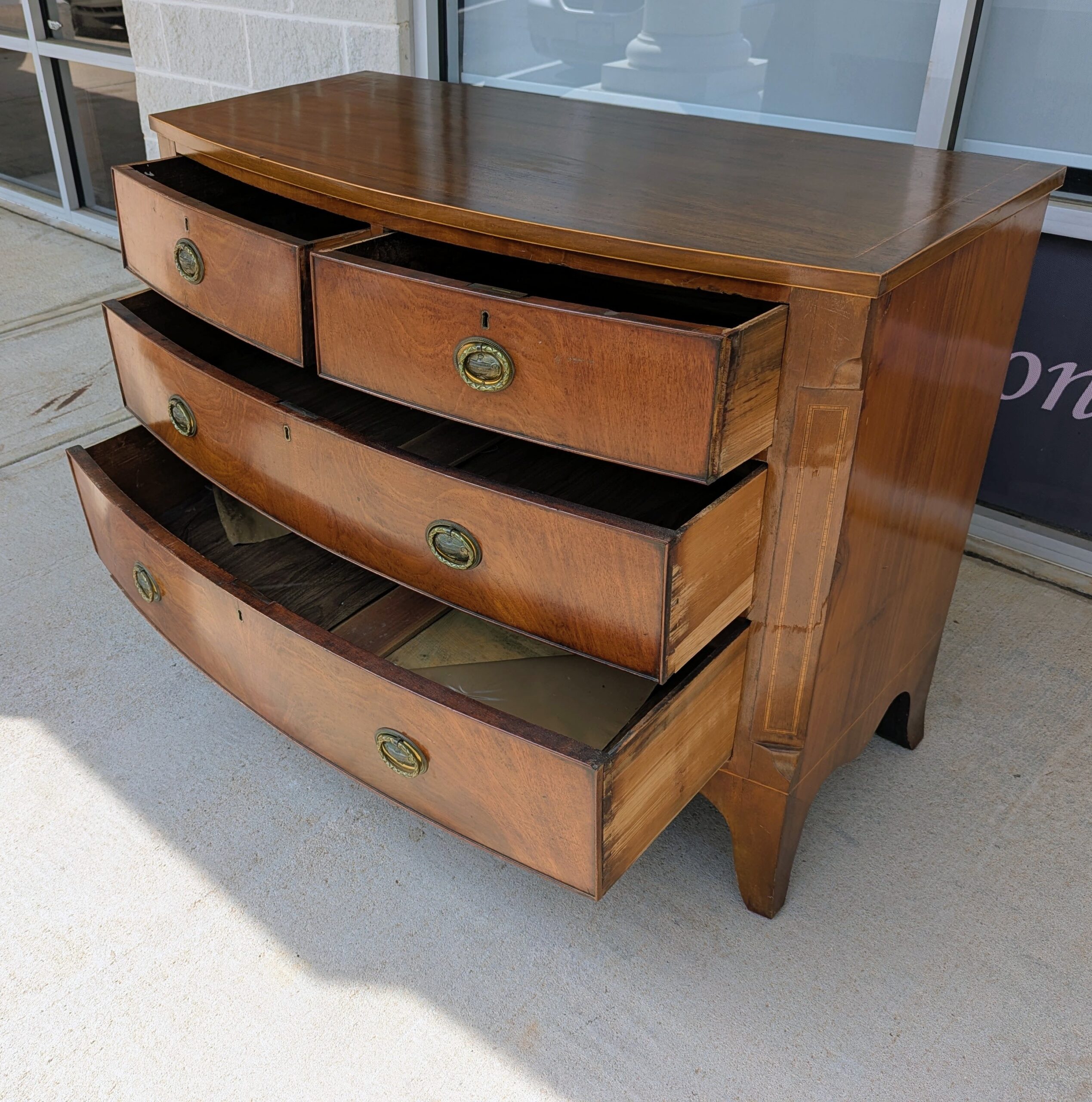 19th Century Hepplewhite Style Chest of Drawers 19th Century Hepplewhite Style Chest of Drawers