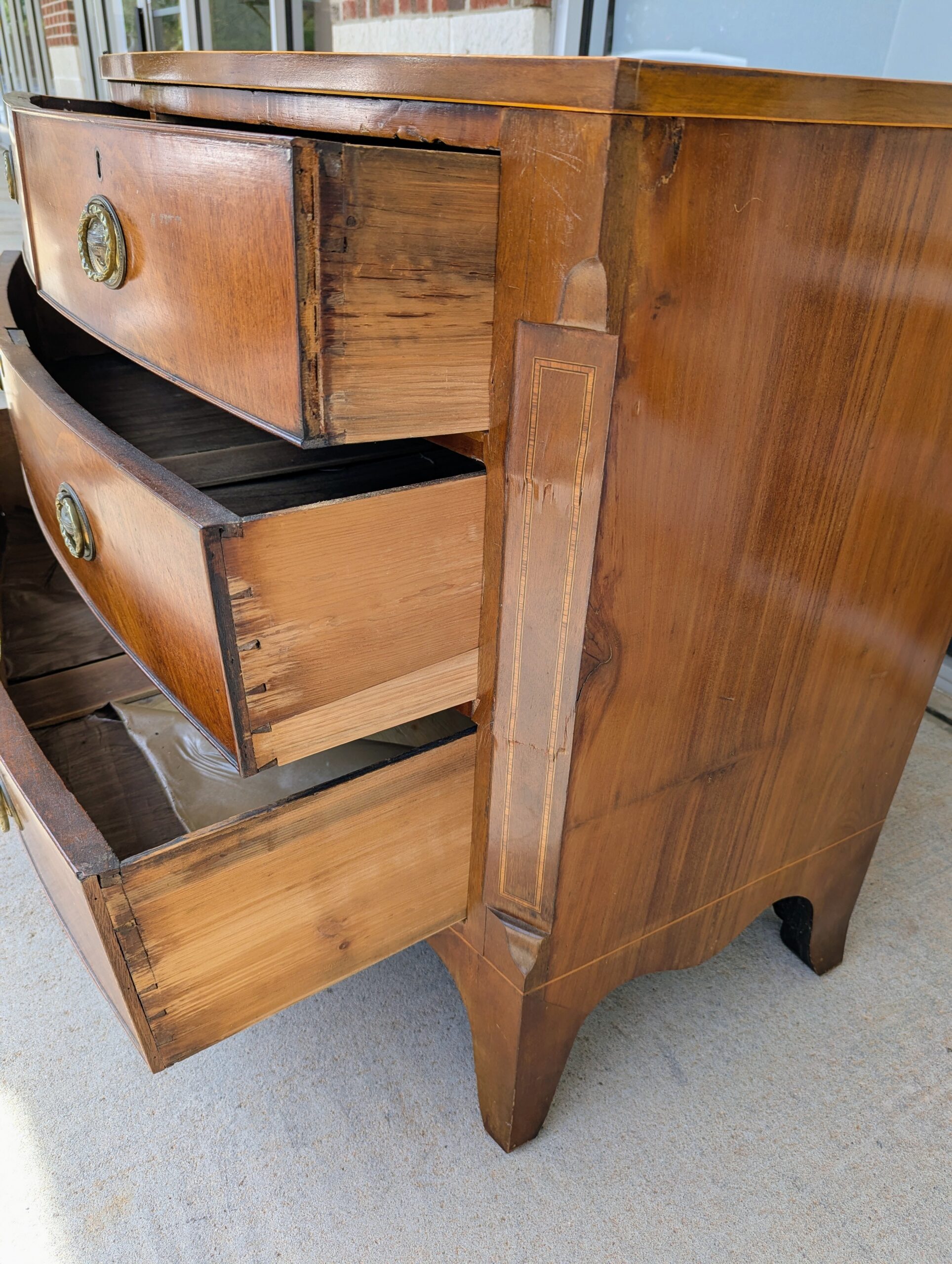 19th Century Hepplewhite Style Chest of Drawers 19th Century Hepplewhite Style Chest of Drawers