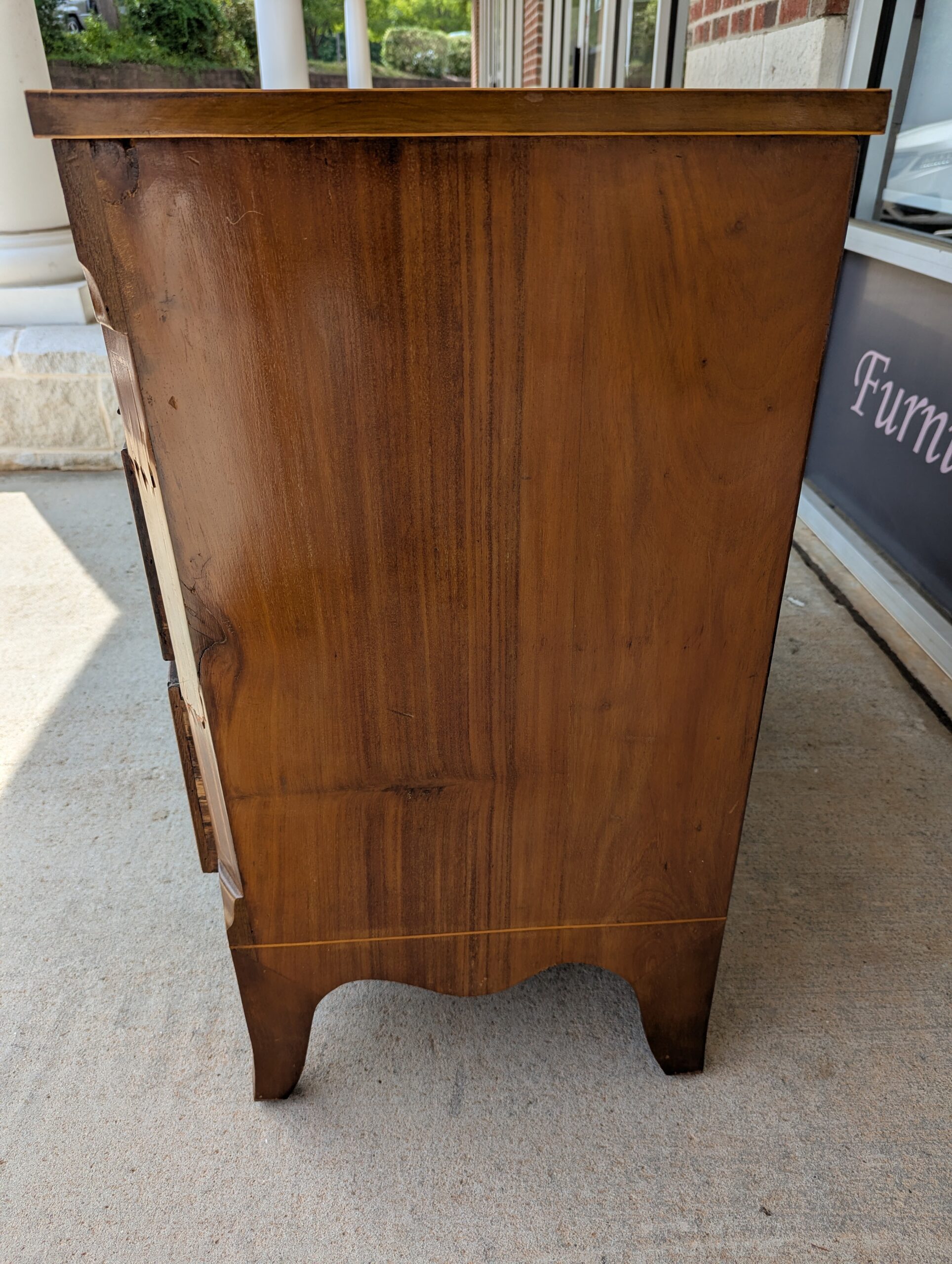 19th Century Hepplewhite Style Chest of Drawers 19th Century Hepplewhite Style Chest of Drawers