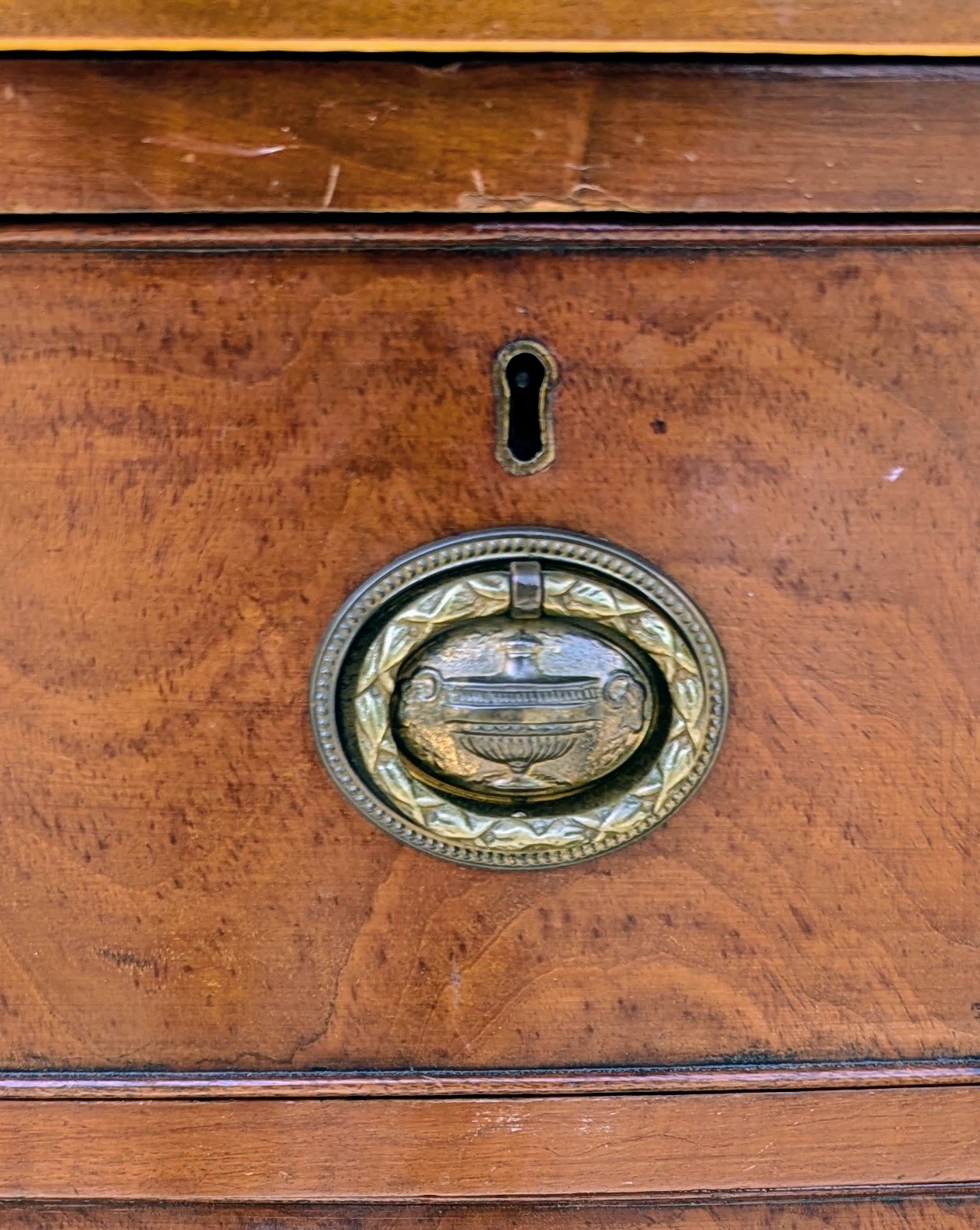 19th Century Hepplewhite Style Chest of Drawers 19th Century Hepplewhite Style Chest of Drawers