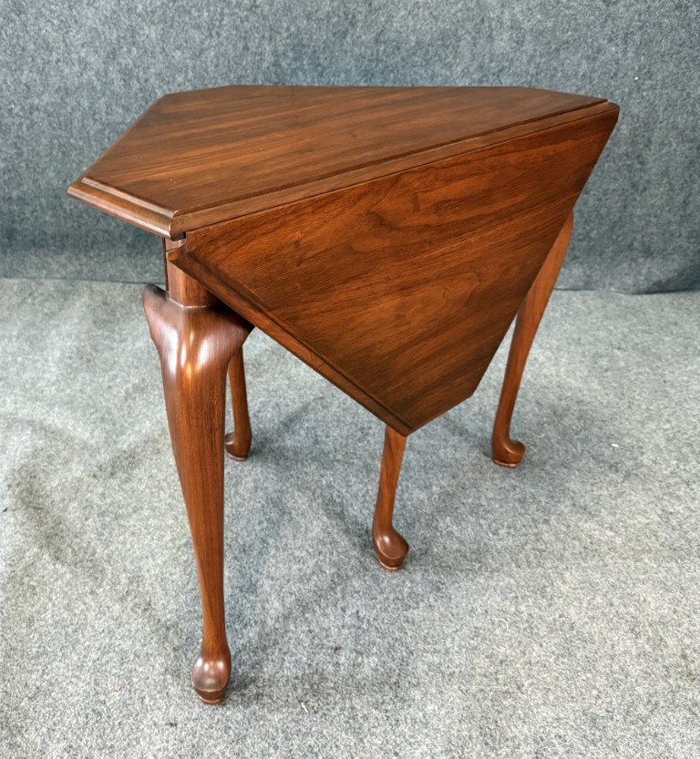 Henkel Harris Solid Cherry Drop-Side Handkerchief Table Model No. 5610 Henkel Harris Solid Cherry Drop-Side Handkerchief Table Model No. 5610