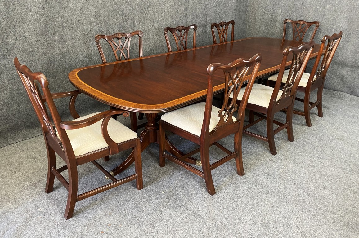 Henkel Harris 9 Piece Mahogany Dining Set Models No. 2207 & 107 Henkel Harris 9 Piece Mahogany Dining Set Models No. 2207 & 107