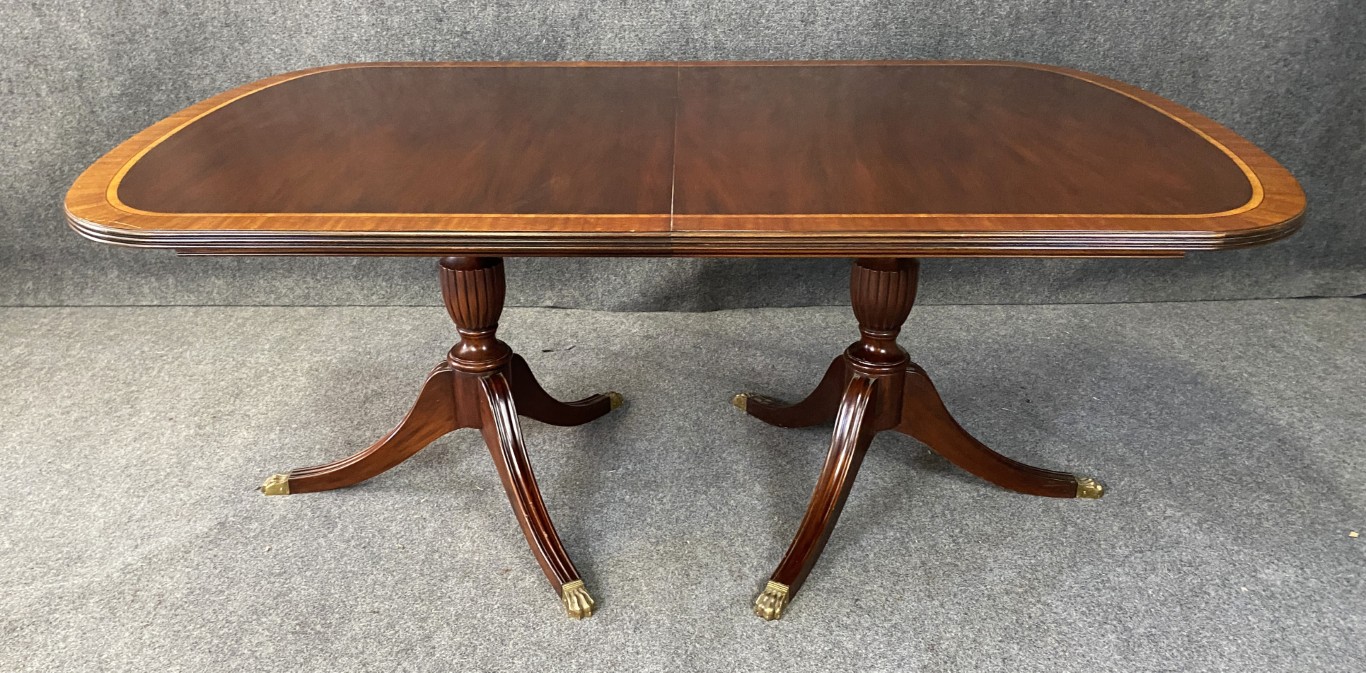 Henkel Harris 9 Piece Mahogany Dining Set Models No. 2207 & 107 Henkel Harris 9 Piece Mahogany Dining Set Models No. 2207 & 107