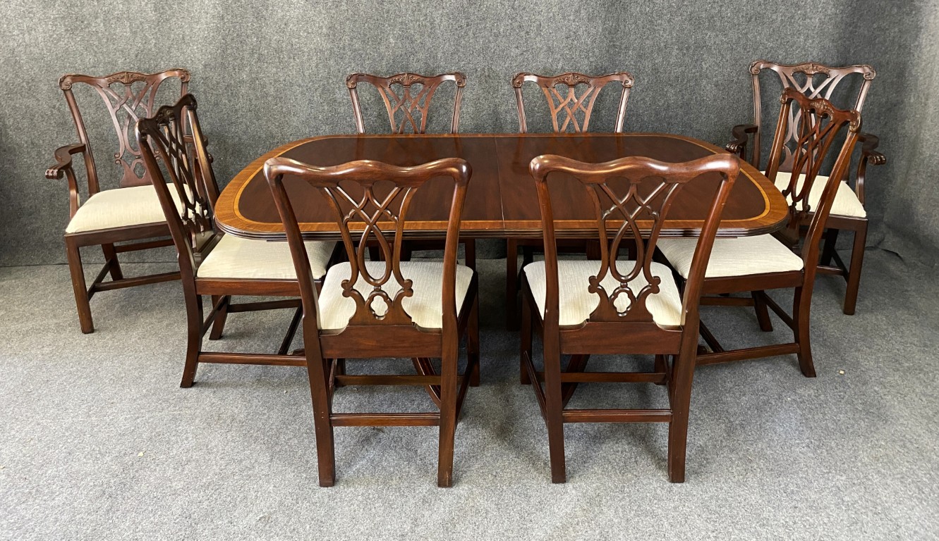 Henkel Harris 9 Piece Mahogany Dining Set Models No. 2207 & 107 Henkel Harris 9 Piece Mahogany Dining Set Models No. 2207 & 107
