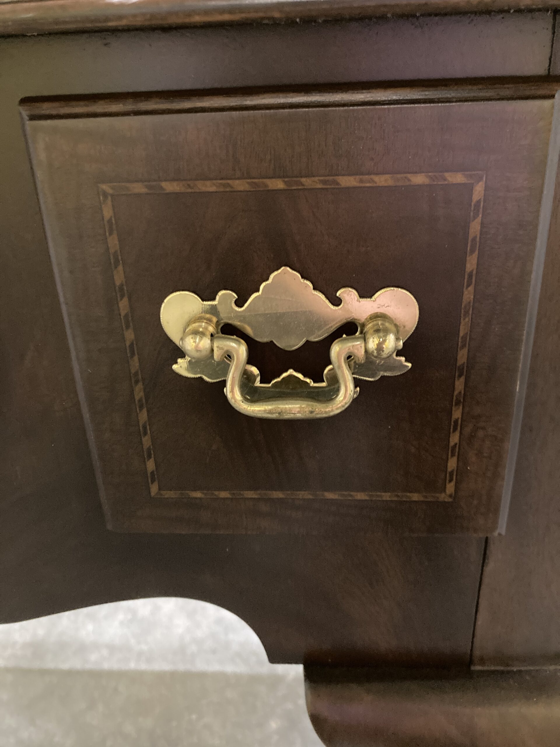 Mahogany and Satinwood Banded Top Lowboy by Councill Craftsmen Mahogany and Satinwood Banded Top Lowboy by Councill Craftsmen