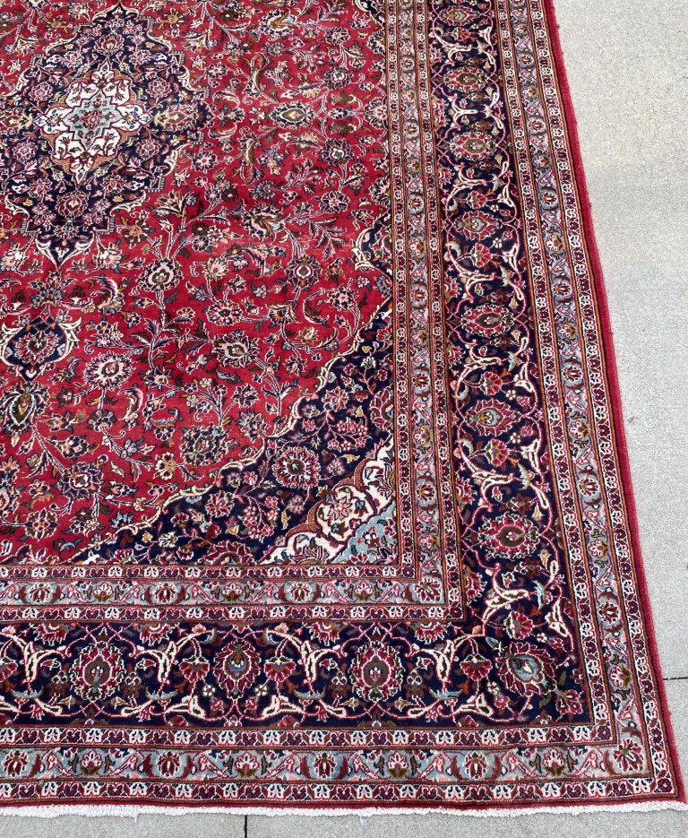 10x13 Hand-Knotted Persian Kashan Rug 10x13 Hand-Knotted Persian Kashan Rug