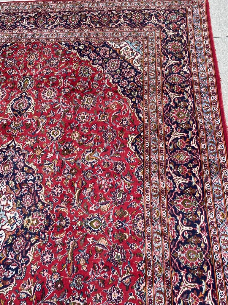 10x13 Hand-Knotted Persian Kashan Rug 10x13 Hand-Knotted Persian Kashan Rug