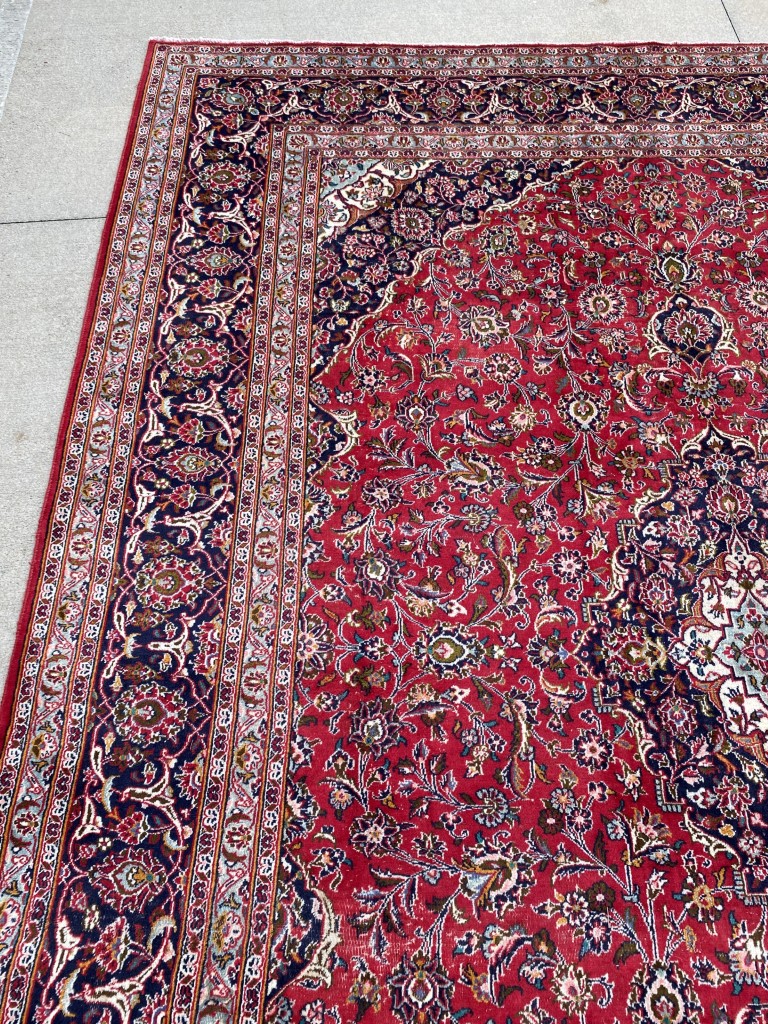 10x13 Hand-Knotted Persian Kashan Rug 10x13 Hand-Knotted Persian Kashan Rug