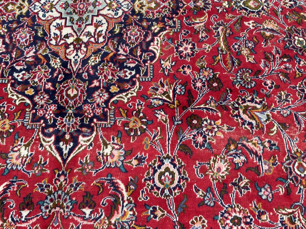 10x13 Hand-Knotted Persian Kashan Rug 10x13 Hand-Knotted Persian Kashan Rug