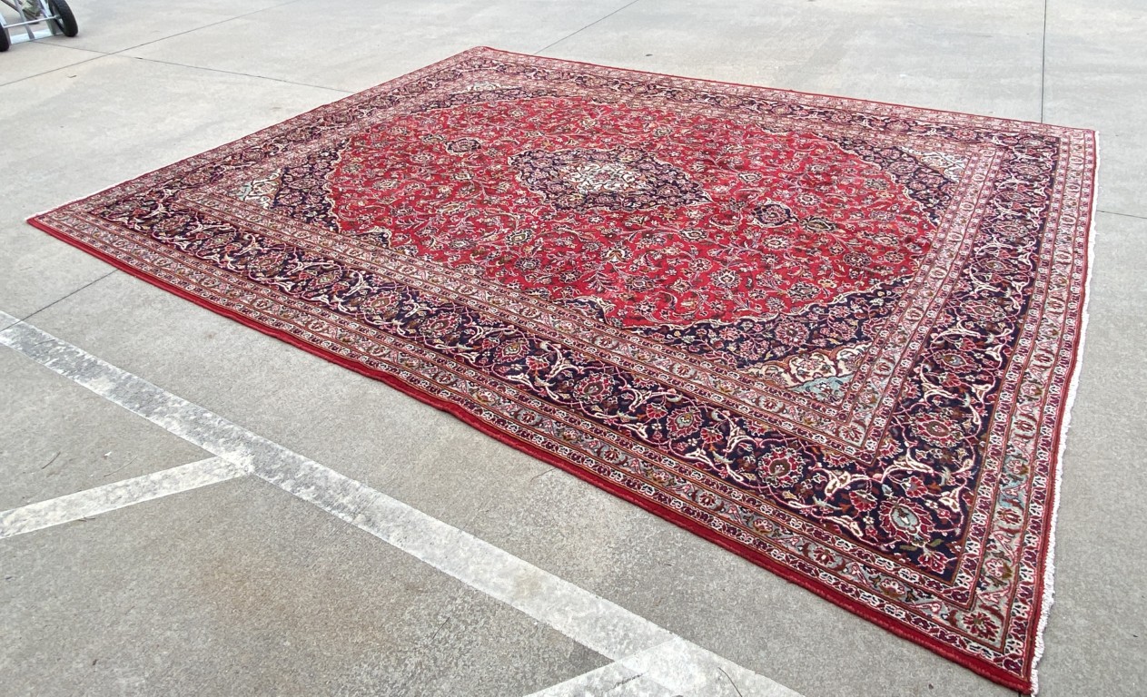 10x13 Hand-Knotted Persian Kashan Rug 10x13 Hand-Knotted Persian Kashan Rug