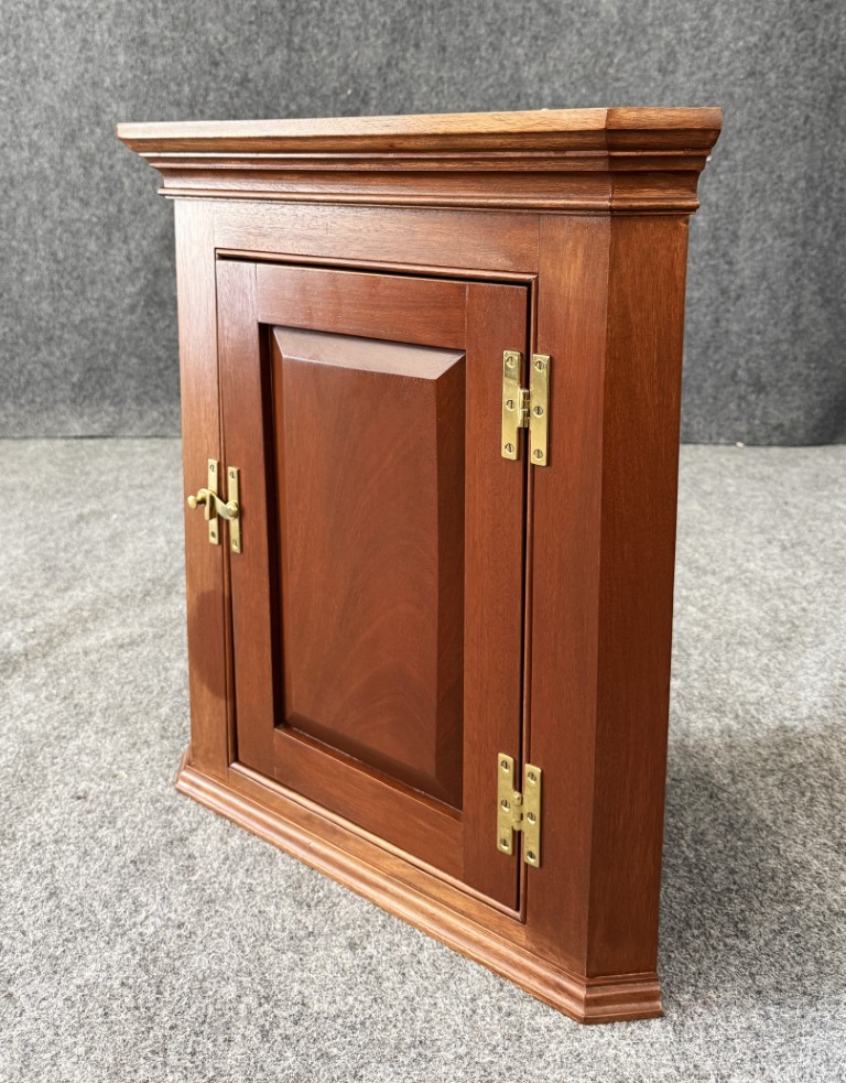 CA791 (2)Vintage Solid Mahogany Hanging Corner Cabinet Vintage Solid Mahogany Hanging Corner Cabinet